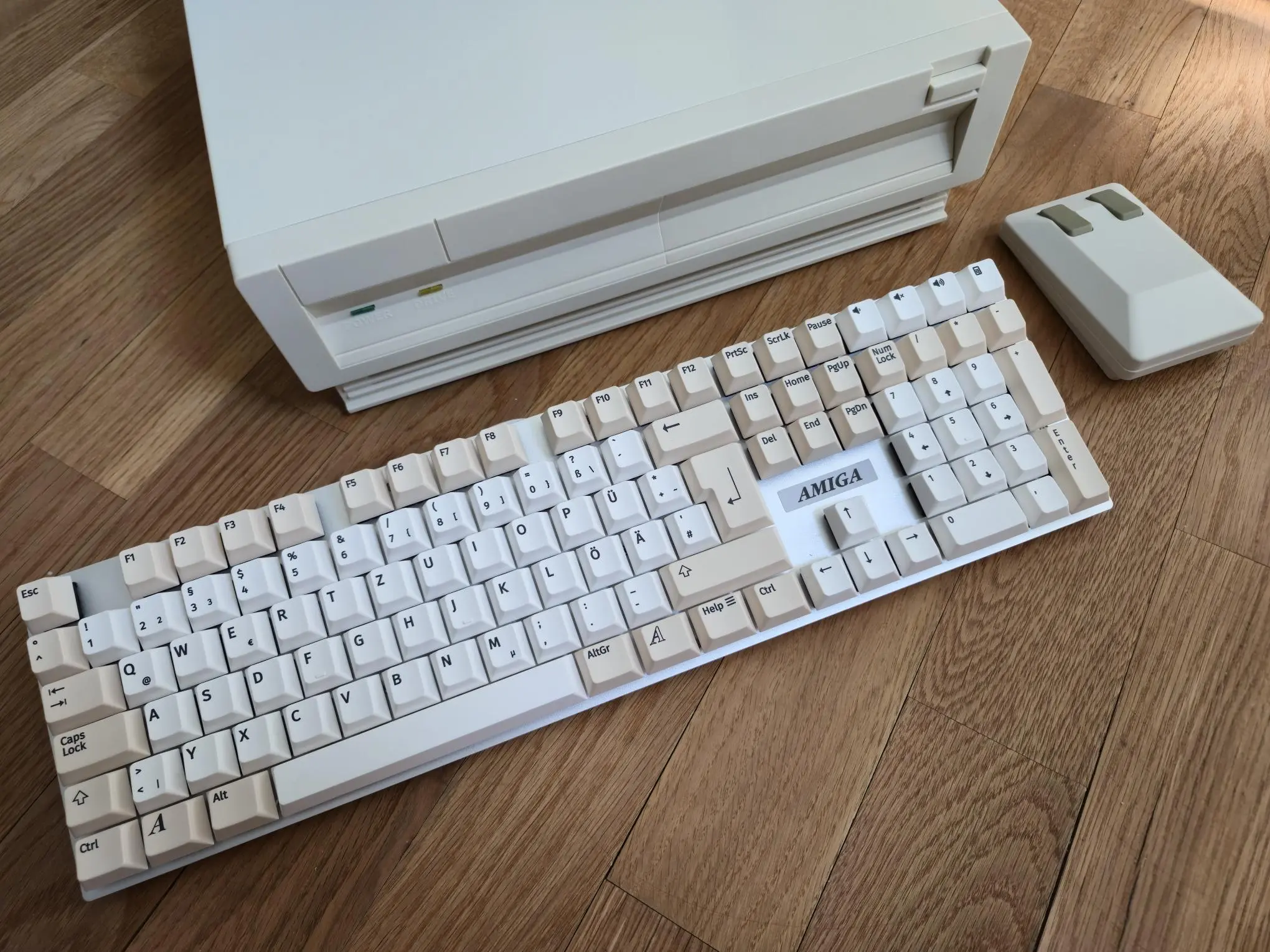 Custom keycaps showcase: Next Generation Amiga