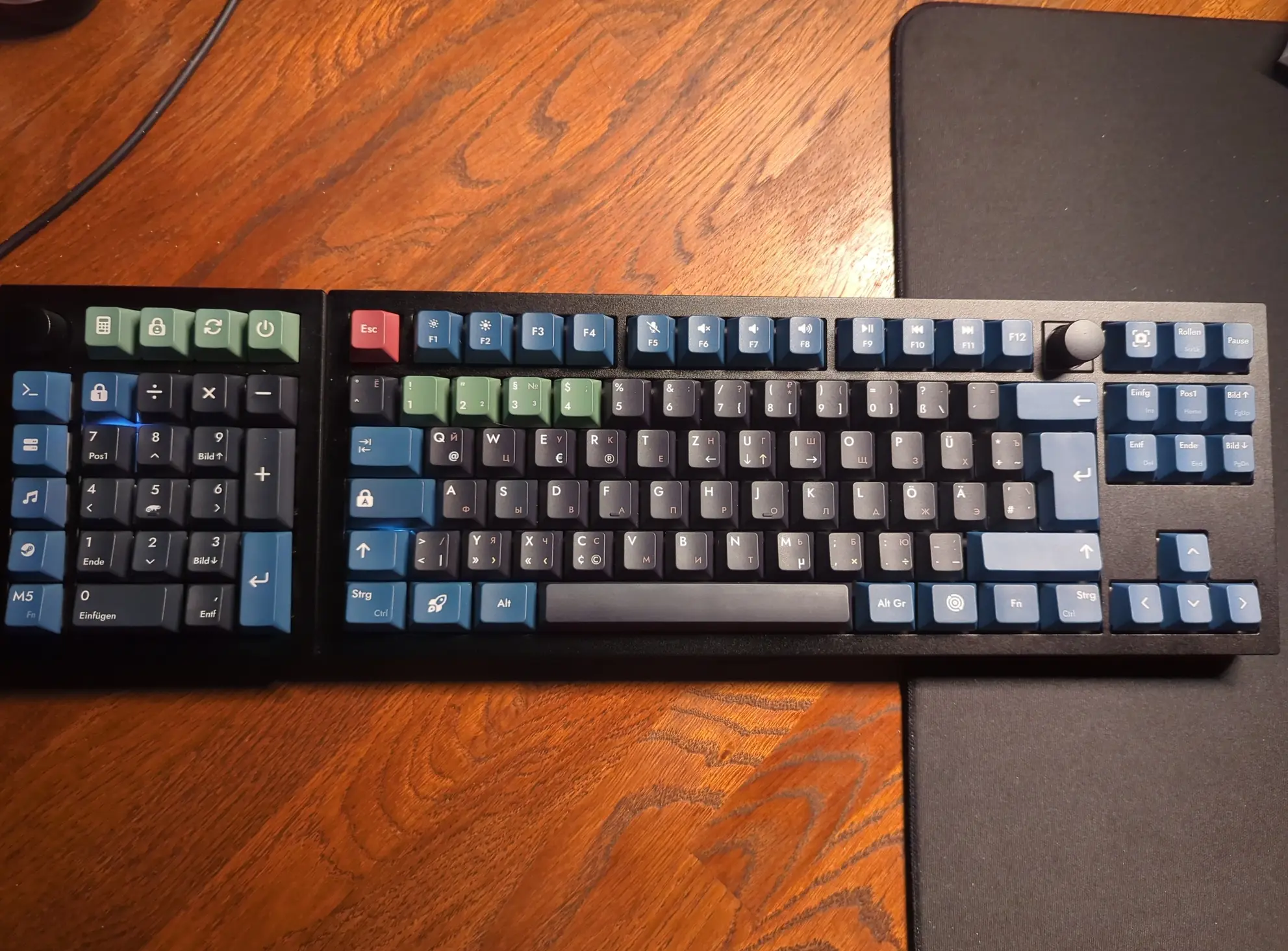 Custom keycaps showcase: 100% #2 (ISO) custom keycaps
